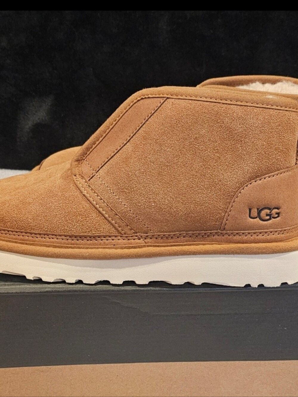 UGG Men's Chestnut Suede Chukka Boots with White Sole- Size 7